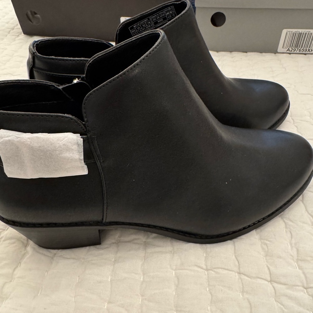 Vionic Millie black leather bootie with silver buckle & side zipper - 9.5W NEW - Picture 4 of 13